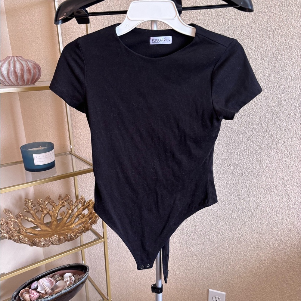 Popular 21‎ Black Short Sleeve Thong Bodysuit Snap Closure Size Large